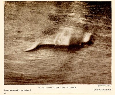 Loch-Ness-Mostro-Foto-di-Hugh-Gray-1933.jpg