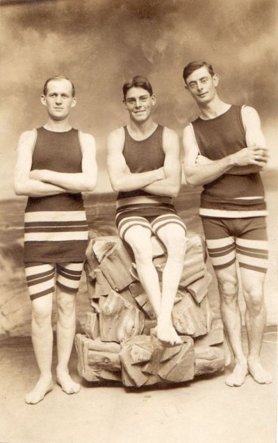 Men in Swimwears in the 1900s (12).jpg