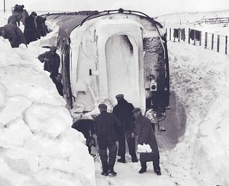 Digging-out-a-stranded-train-near-Grantown-on-Spey-near-Inverness.jpg