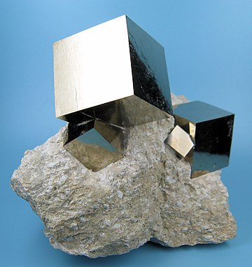 360px-2780M-pyrite1.jpg