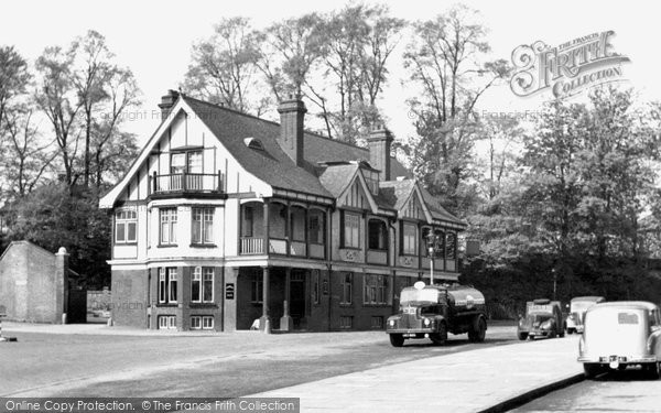 beddington-the-plough-inn-1952_b50013.jpg
