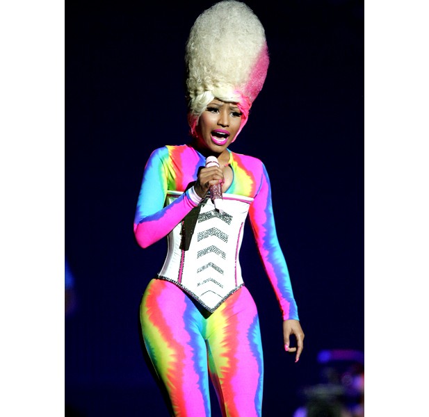 check-out-these-top-5-disastrous-outfits-ever-worn-by-singer-rapper-nicki-minaj-4.jpg