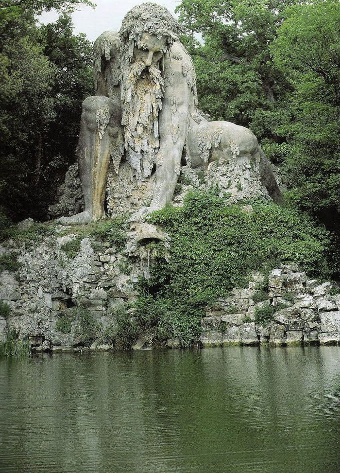 colosso-dell-appennino-sculpture-florence-italy-1__700.jpg