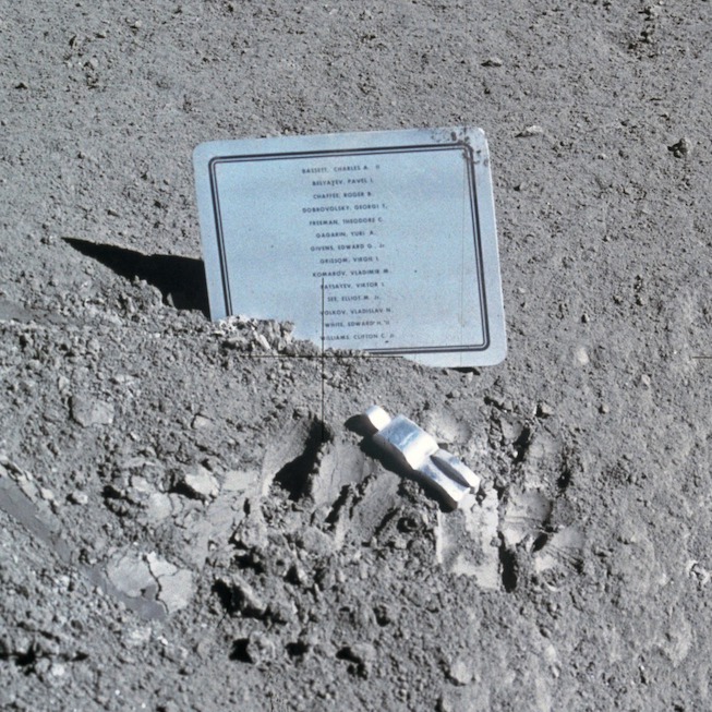 Fallen_Astronaut-Site.jpg