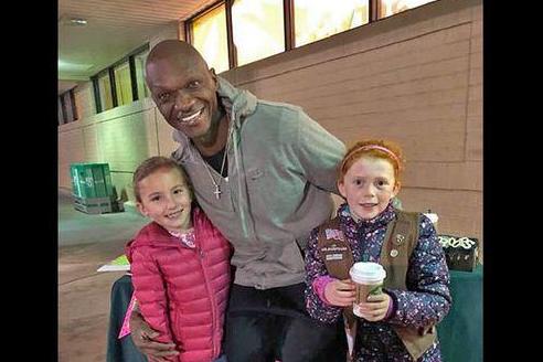 Man-buys-540-worth-of-cookies-to-get-Girl-Scouts-out-of-the-cold.jpg