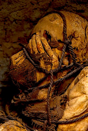 mummy-tomb-peru-01.jpeg