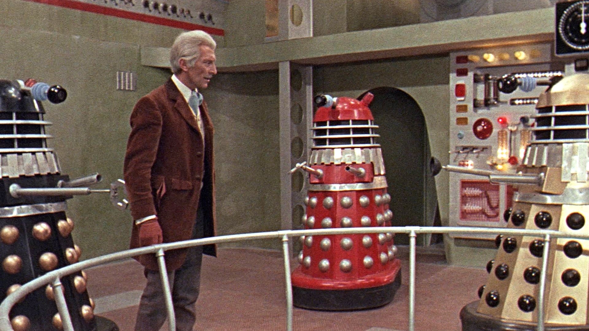 Peter-Cushing-Daleks-Invasion-2150.jpg
