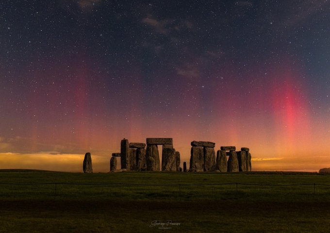 Stonehenge aurora.jpeg